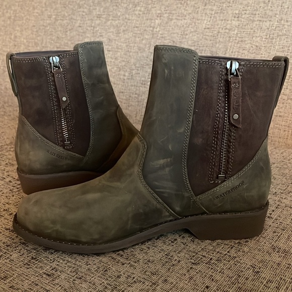 Teva Ellery Green and Brown Two-Tone Bootie Size 7.5 - Picture 4 of 10